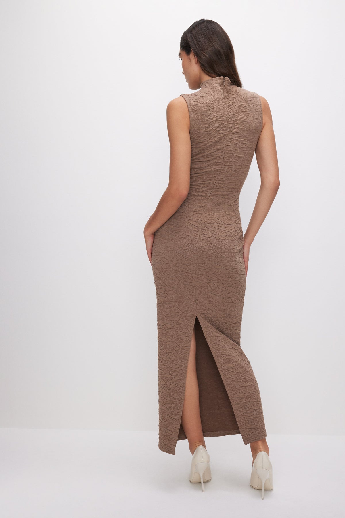 SCRUNCHIE PEEK-A-BOO MAXI DRESS | PUTTY001