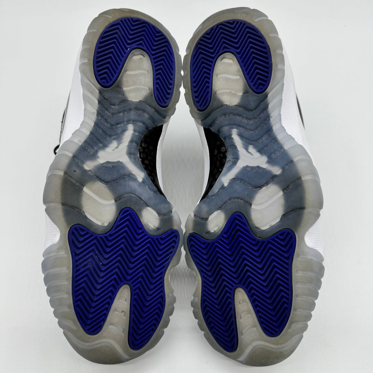 Jordan 11 Space Jam