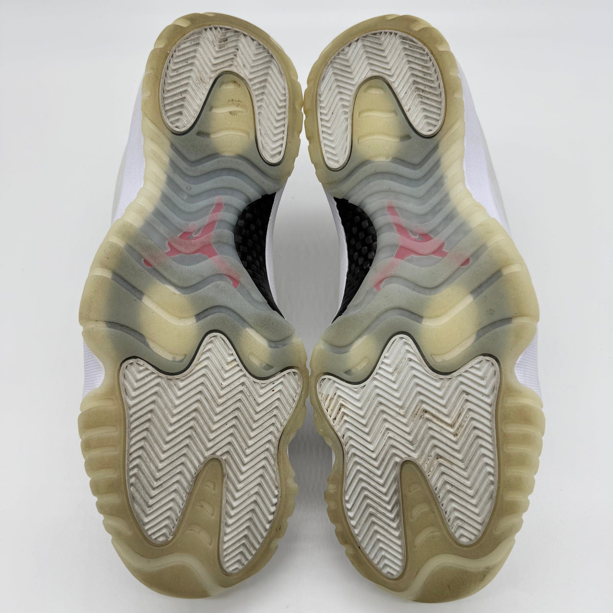 Jordan 11 Platinum Tint