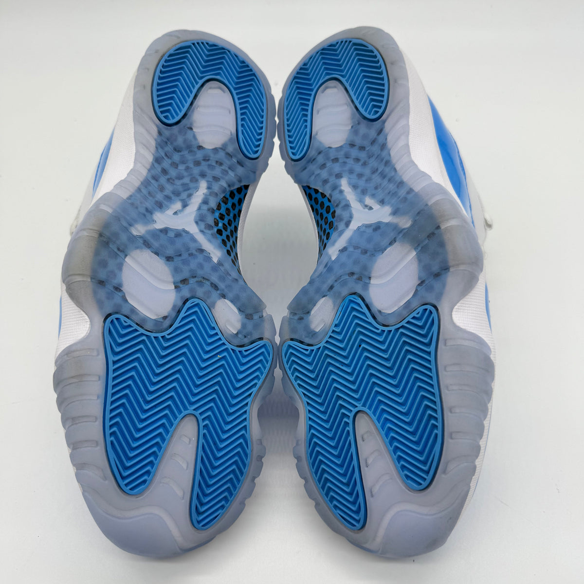 Jordan 11 Low University Blue (2026)