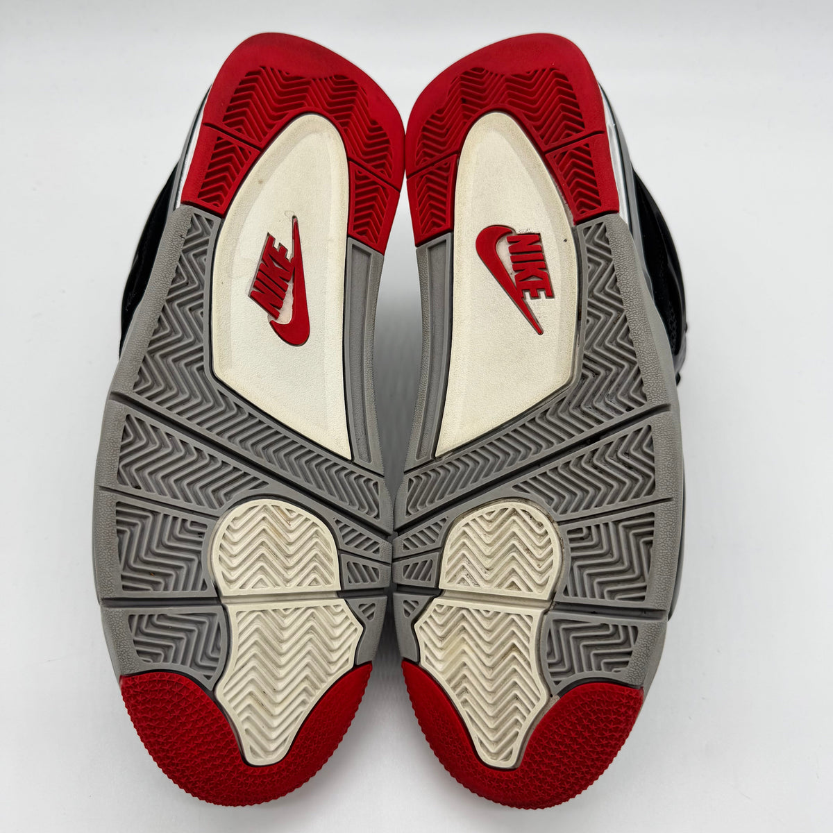 Jordan 4 Bred (2019)