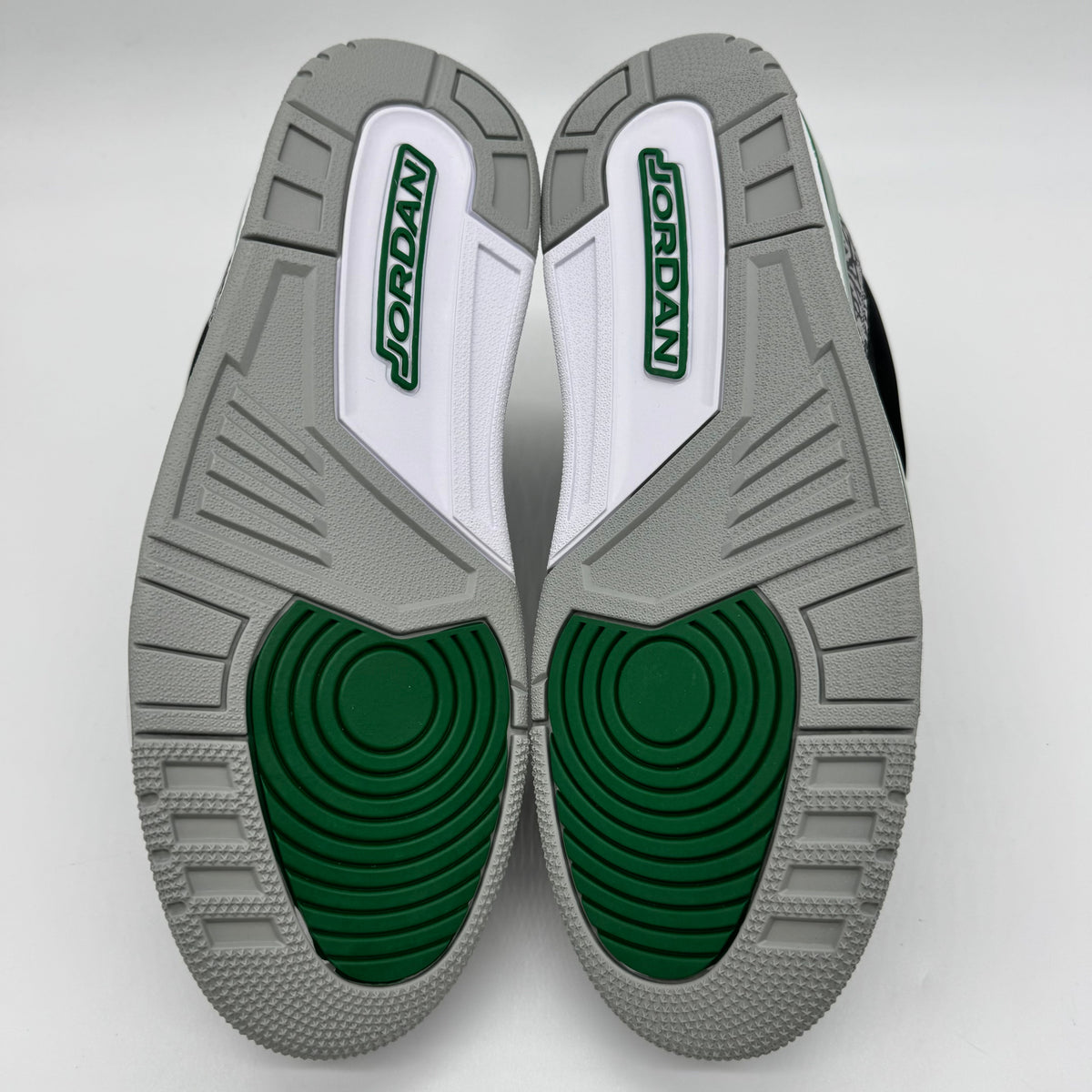 Jordan 3 Pine Green