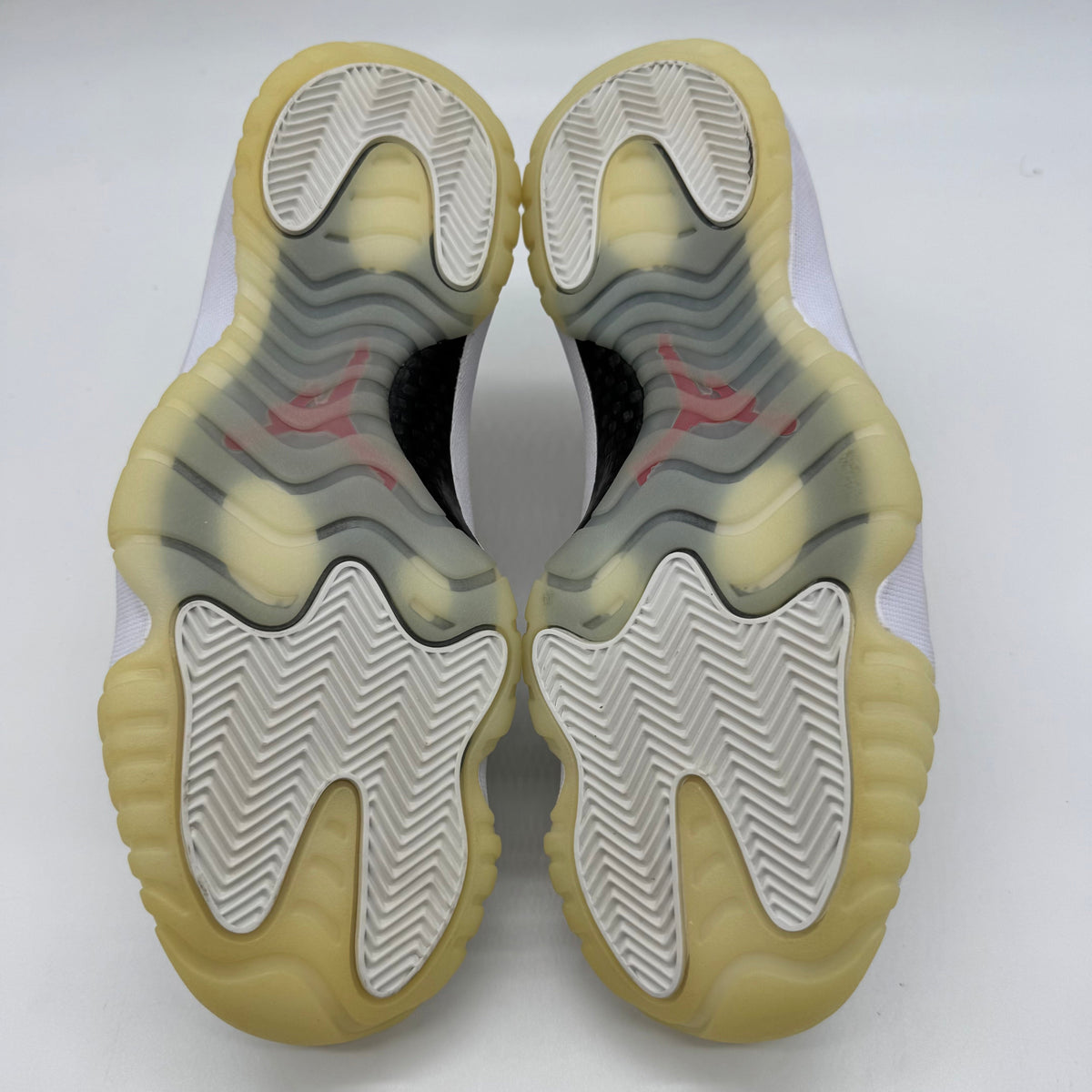 Jordan 11 Platinum Tint