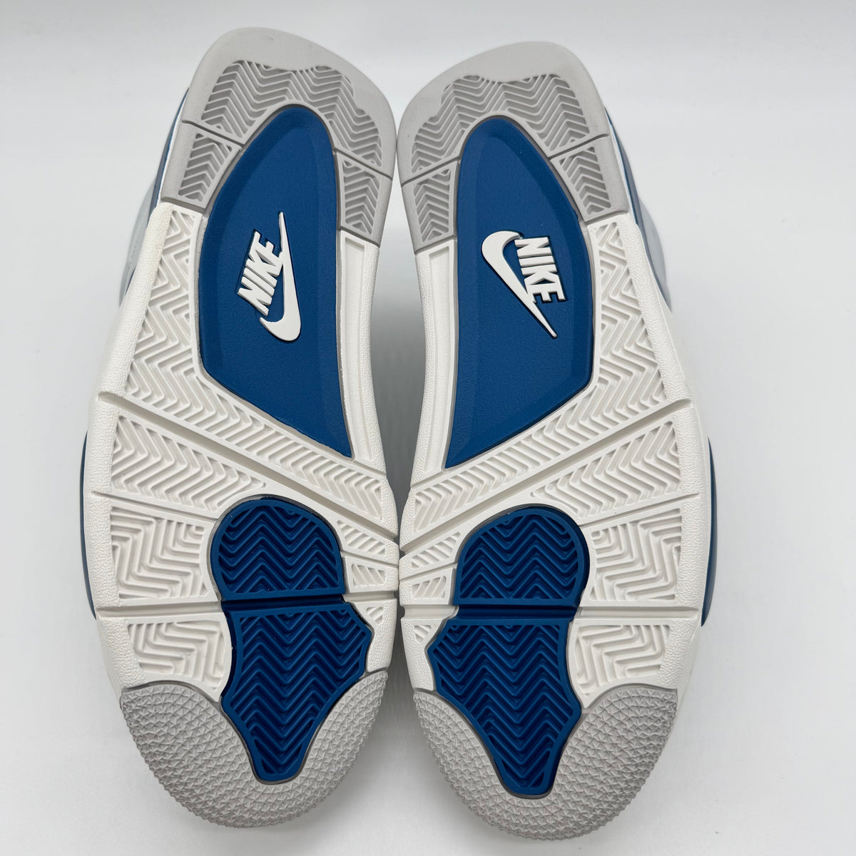 Jordan 4 Military Blue (2024)