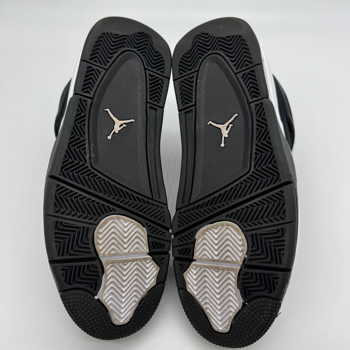 Jordan 4 White Thunder