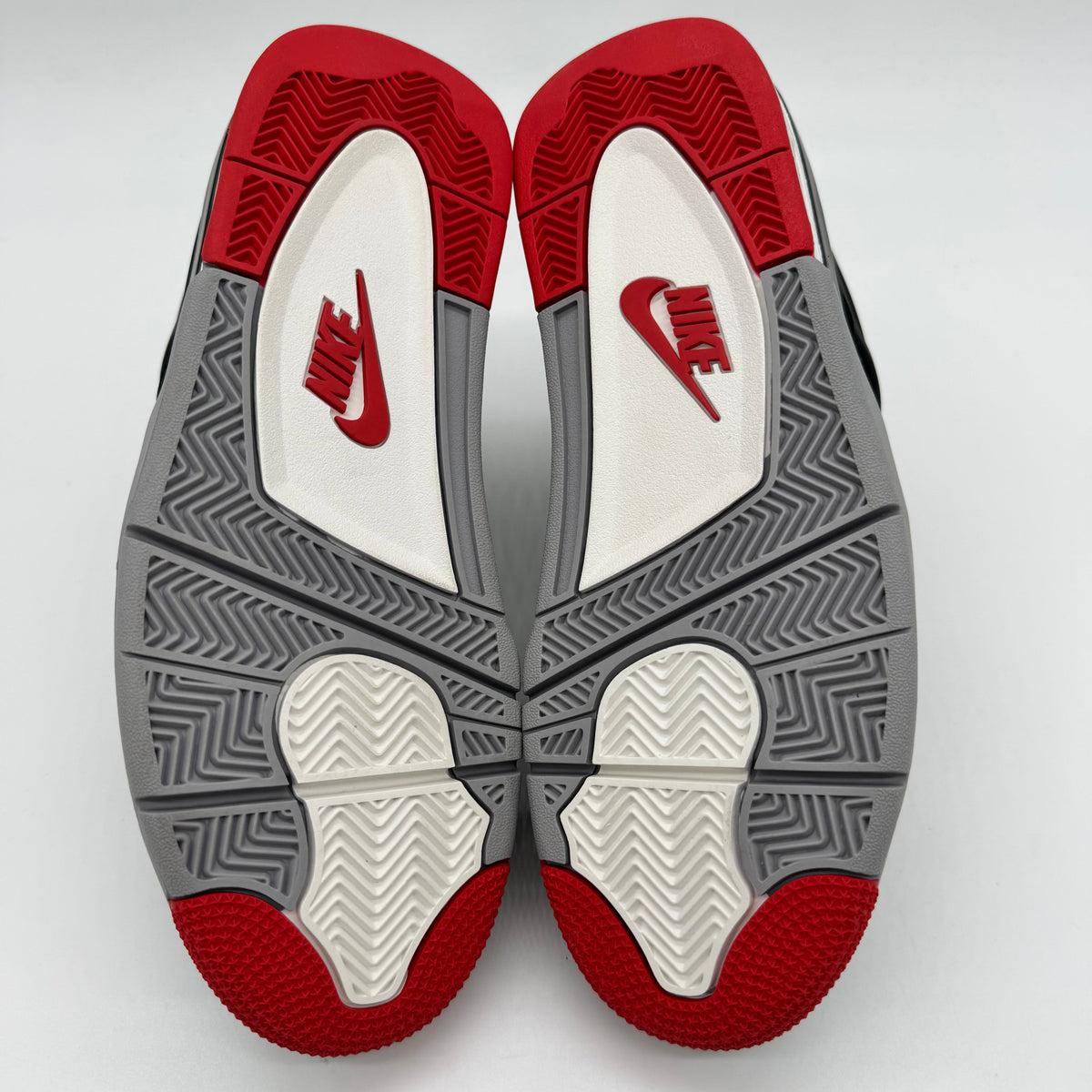 Jordan 4 Bred (2019)