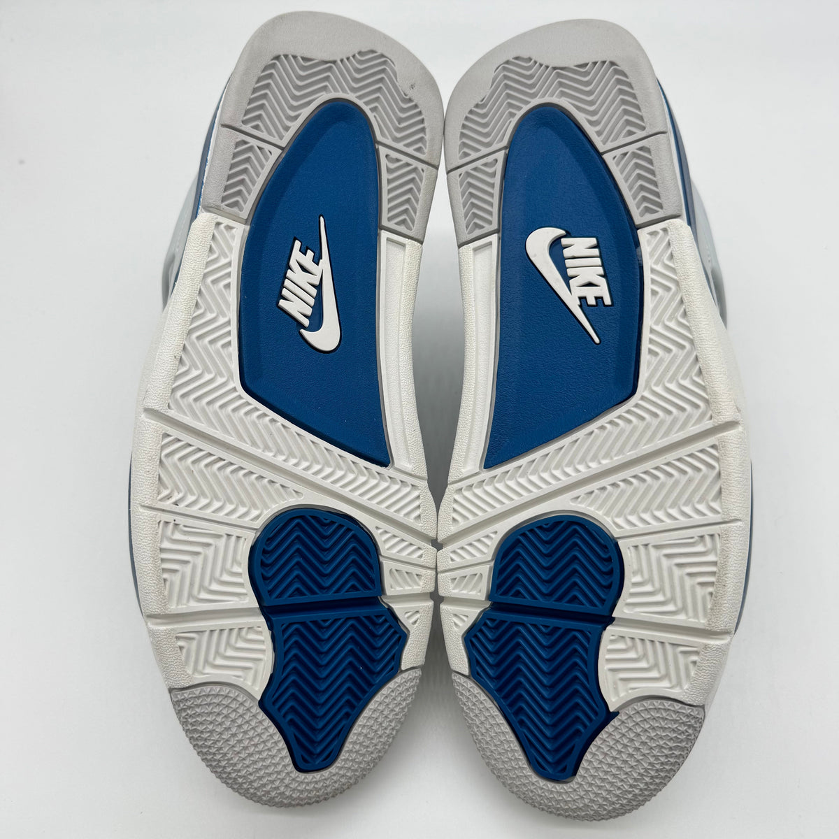 Jordan 4 Military Blue (2024)