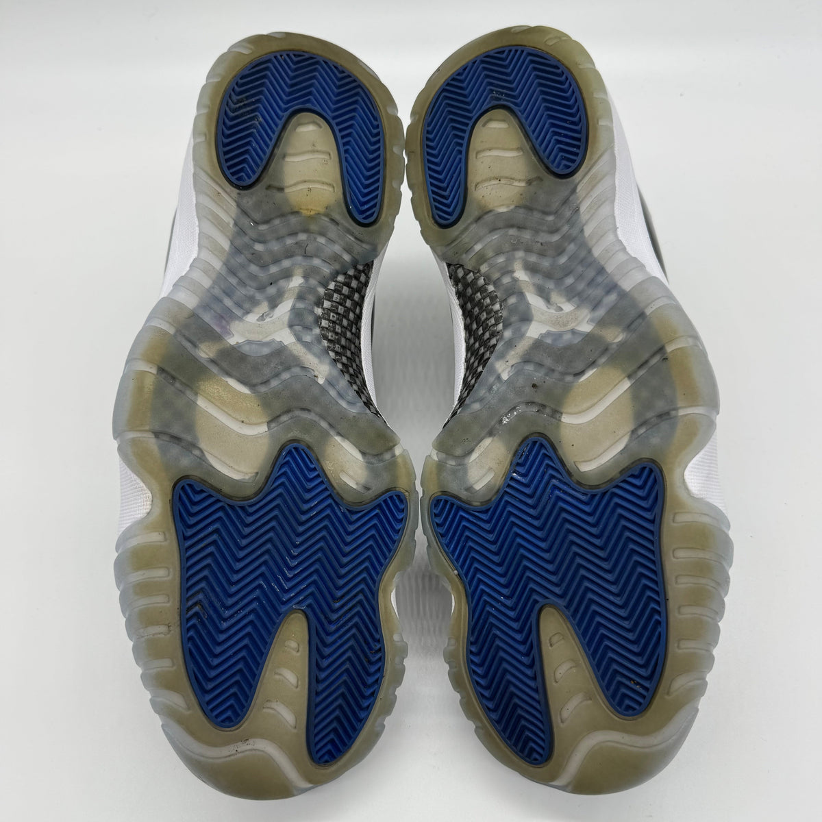 Jordan 11 Low Space Jam