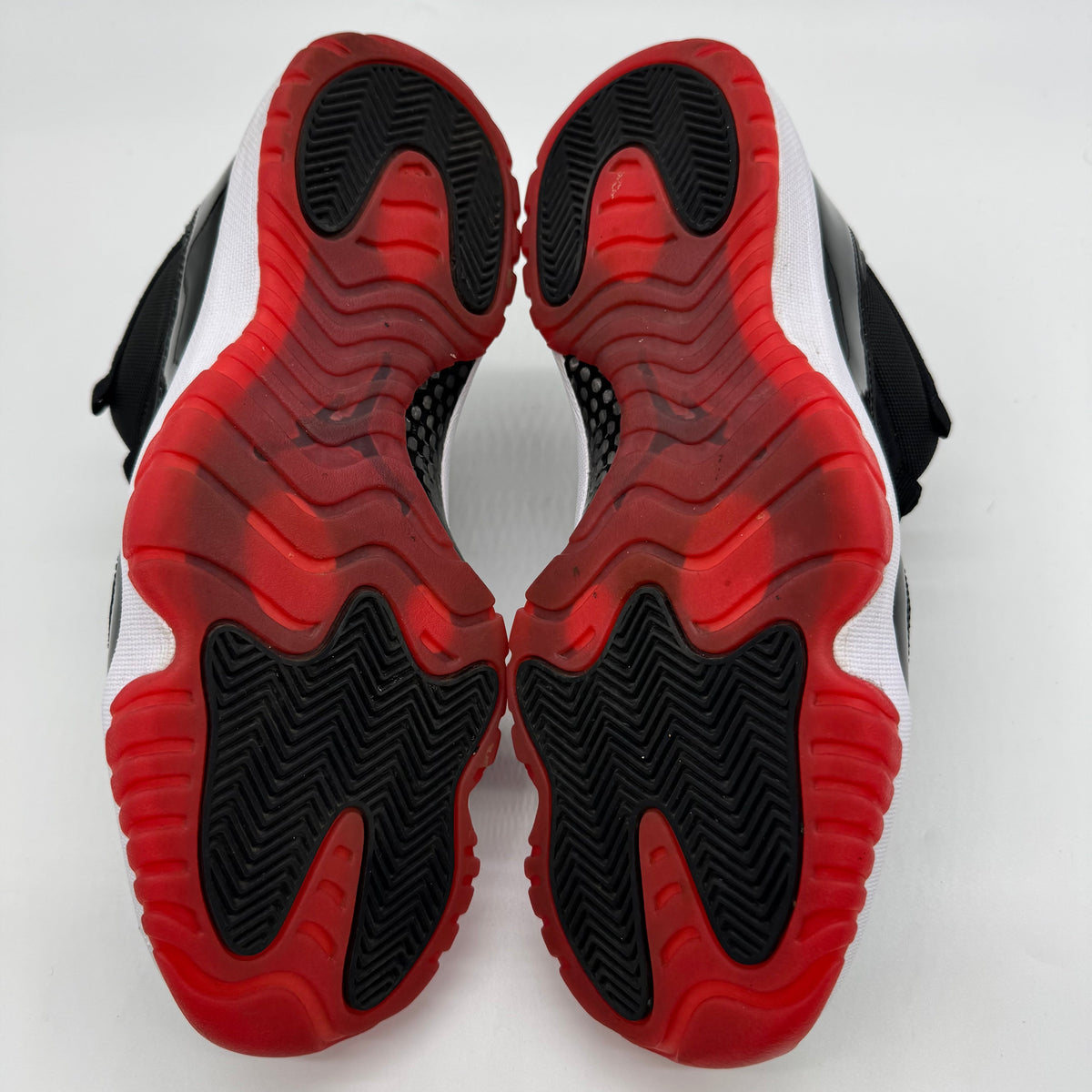Jordan 11 low Bred (2025)