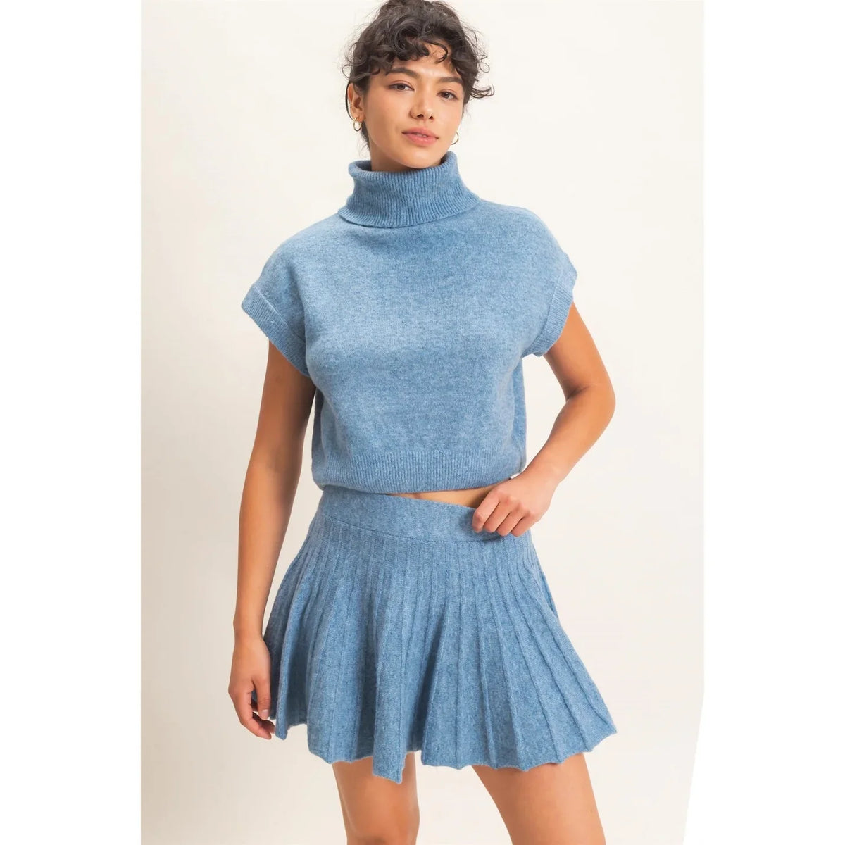 TURTLENECK CROP TOP & PLEATED SKIRT SET