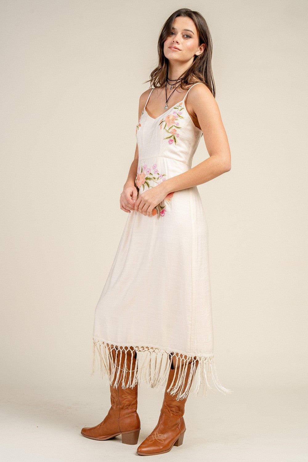 EMBROIDERED DETAILED MIDI DRESS