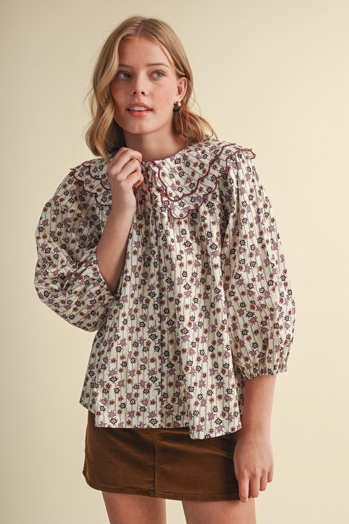 SCALLOPED DOLL COLLAR BUTTON UP FLORAL TOP