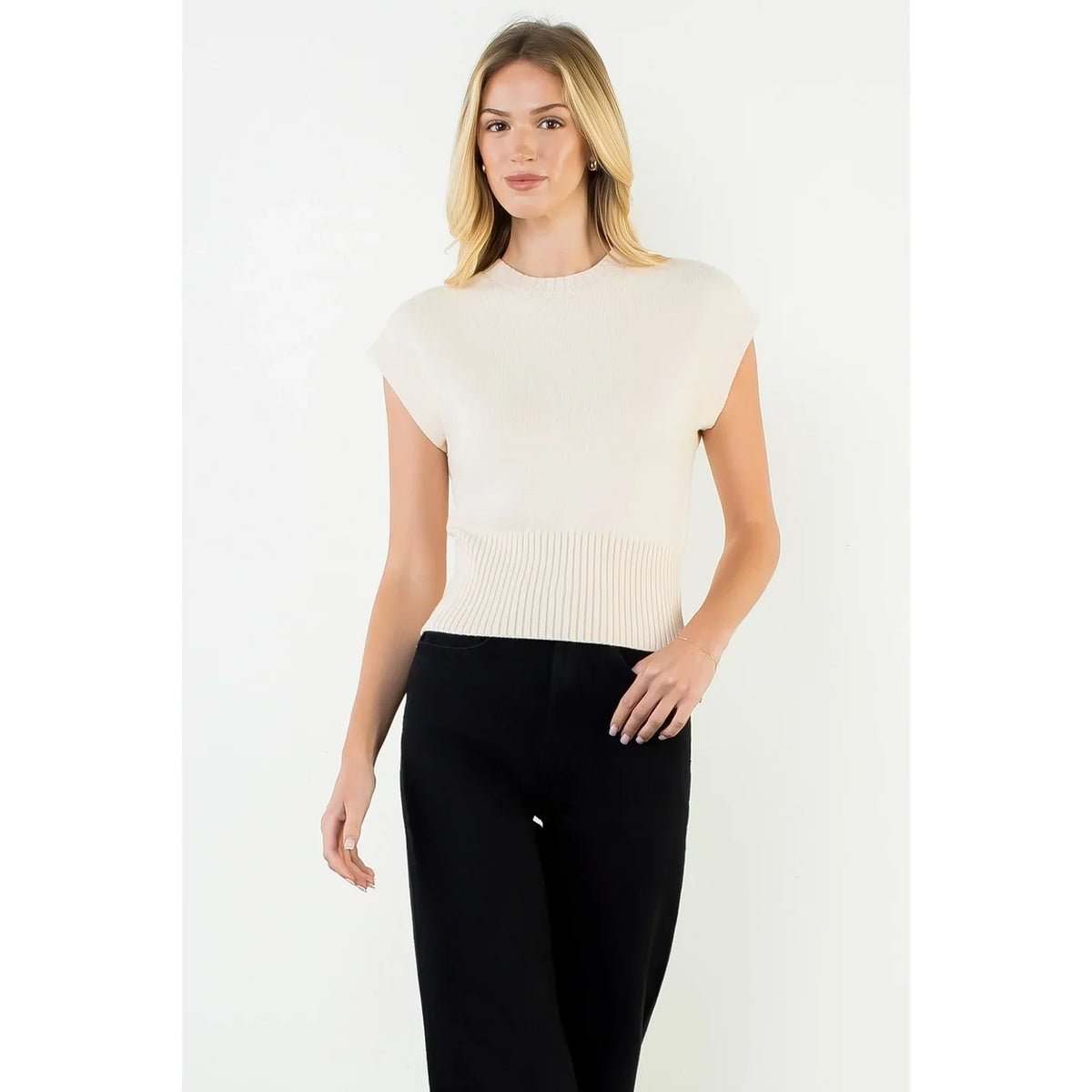 SLEEVELESS SWEATER TOP