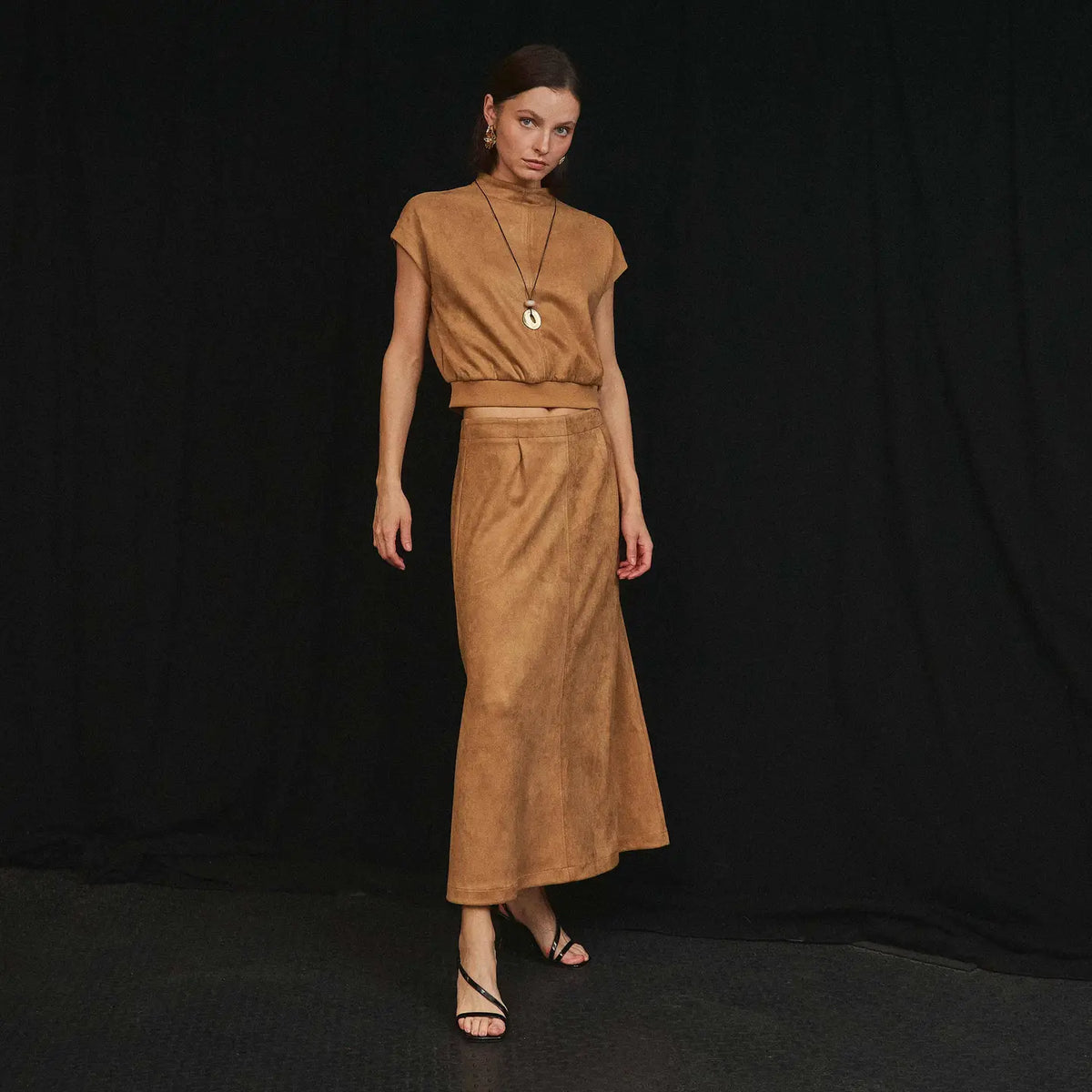 MOCK NECK STRETCH SUEDE TOP & SKIRT SET