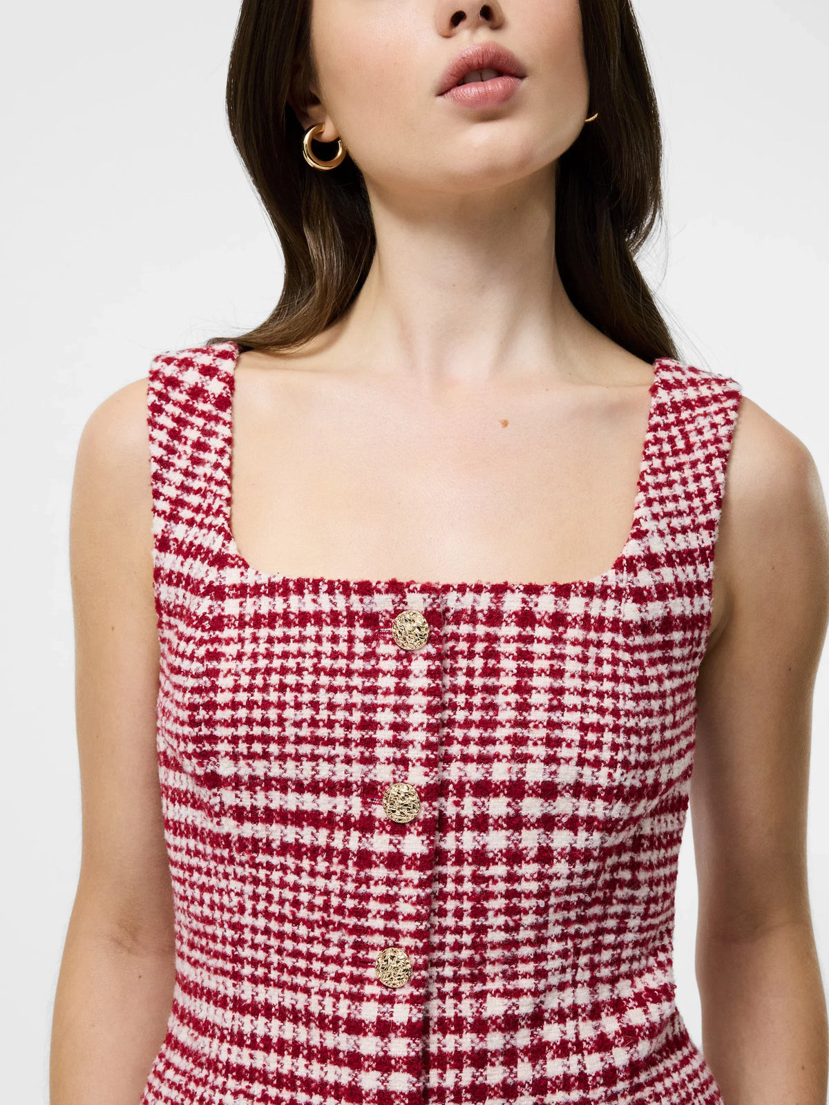SQUARE NECK SLEEVELESS TOP