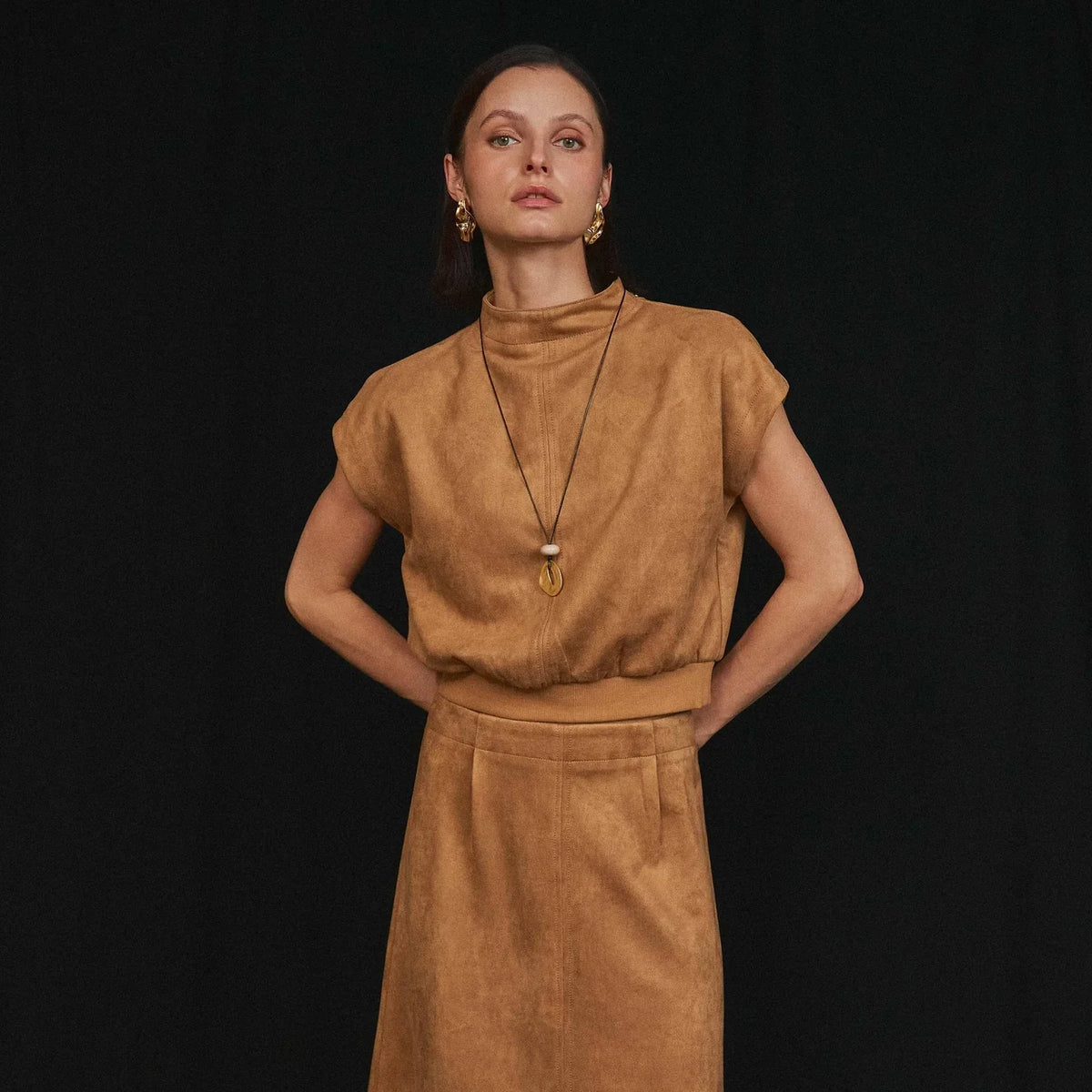 MOCK NECK STRETCH SUEDE TOP & SKIRT SET