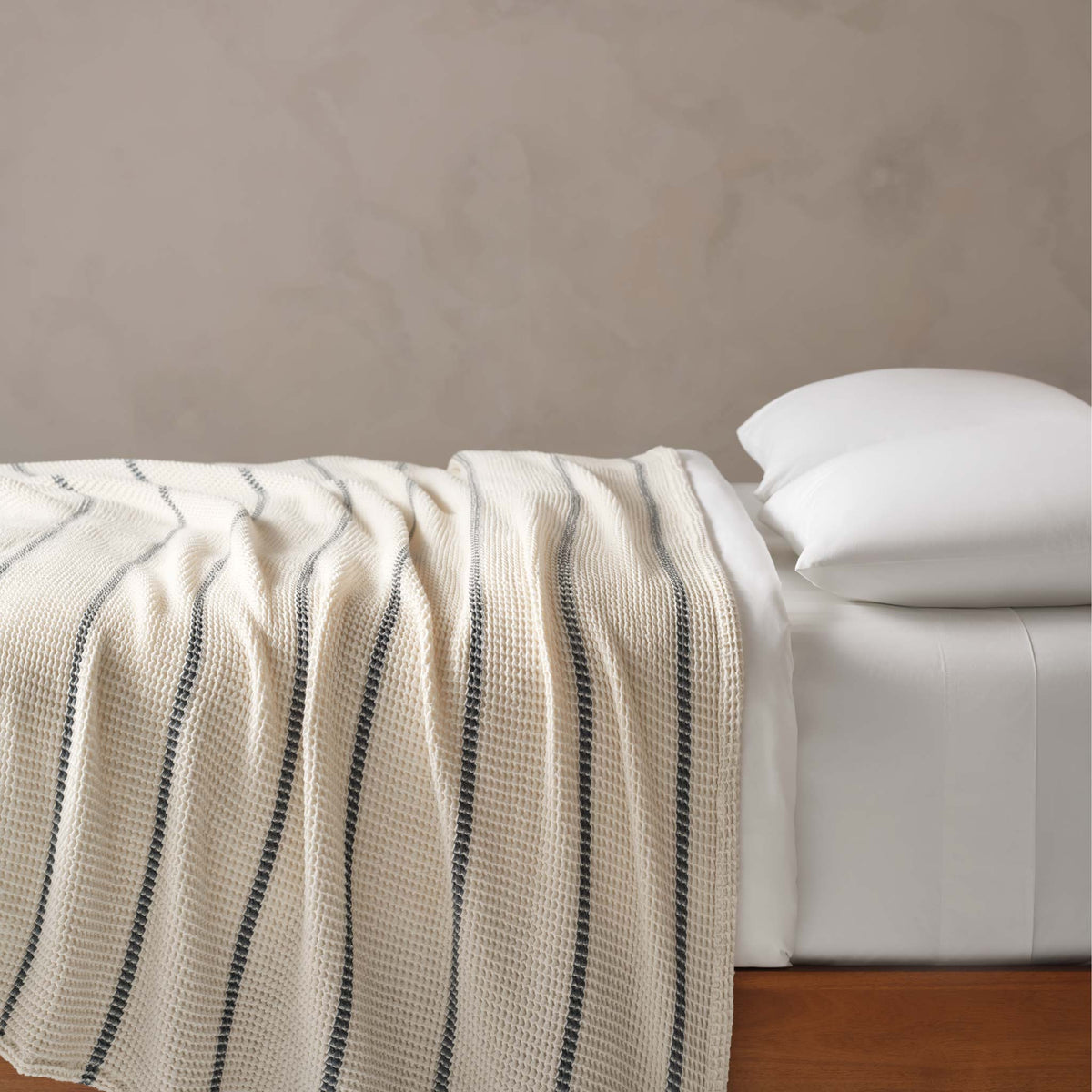 Test Dreamweave Waffle Bed Blanket