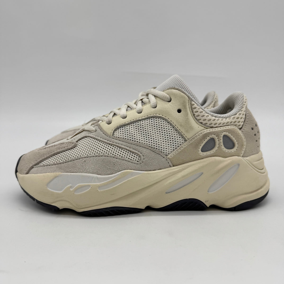 Adidas Yeezy Boost 700 Analog