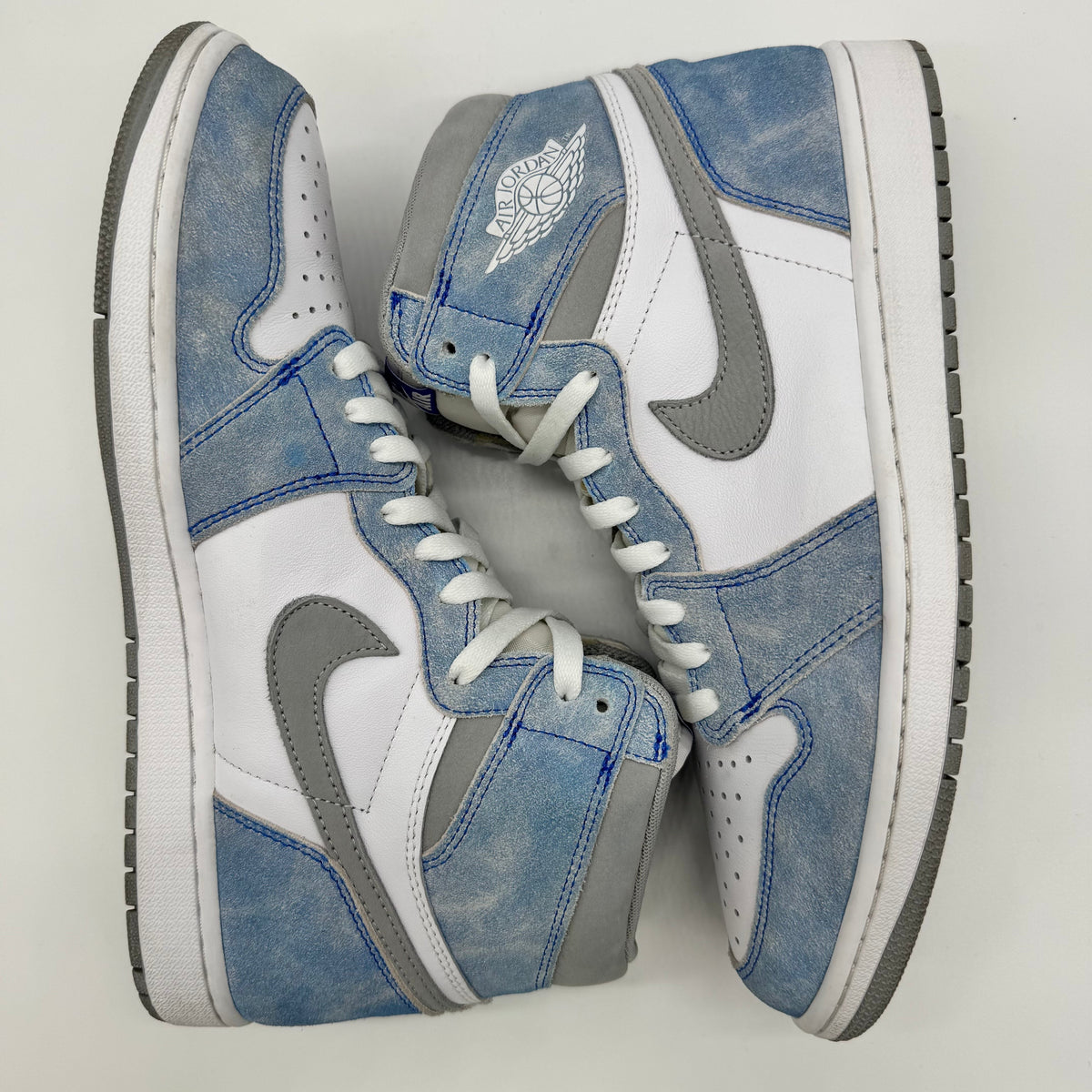 Jordan 1 High Hyper Royal Smoke Grey