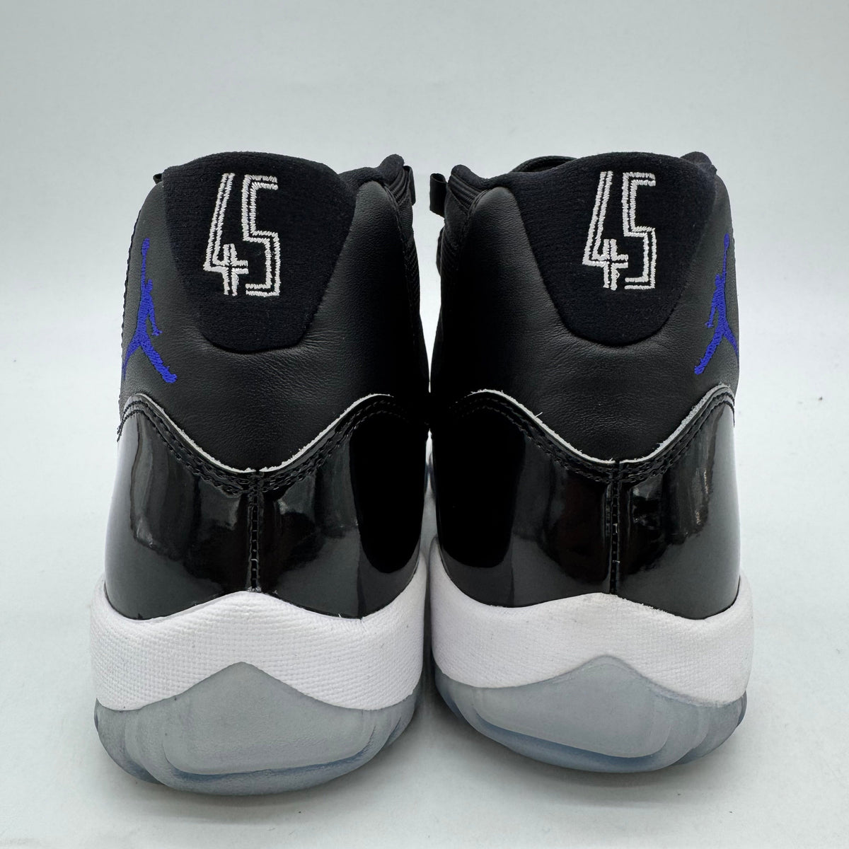 Jordan 11 Space Jam (2016)