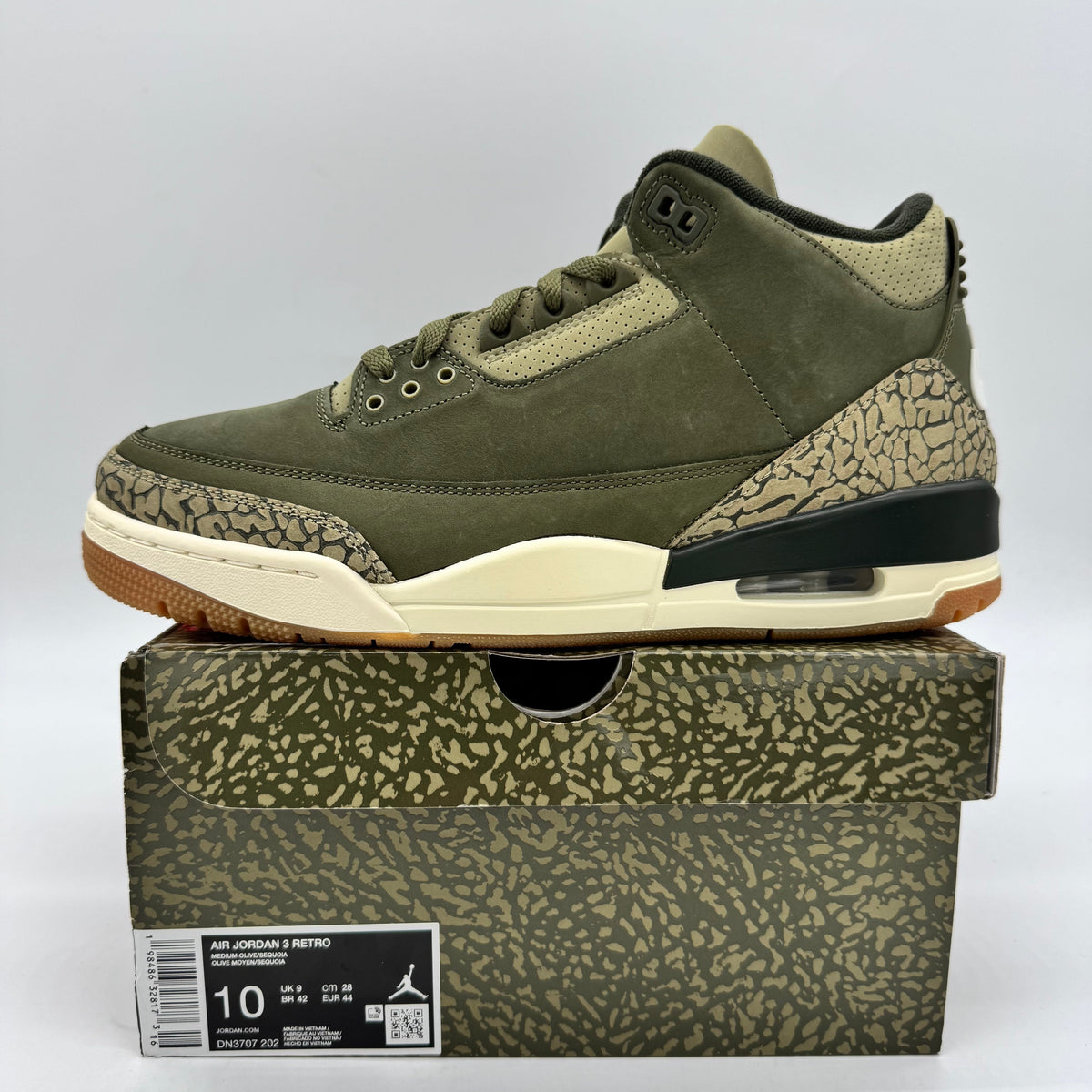 Jordan 3 Family Affair
