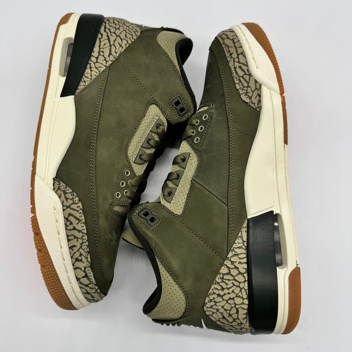 Jordan 3 Family Affair