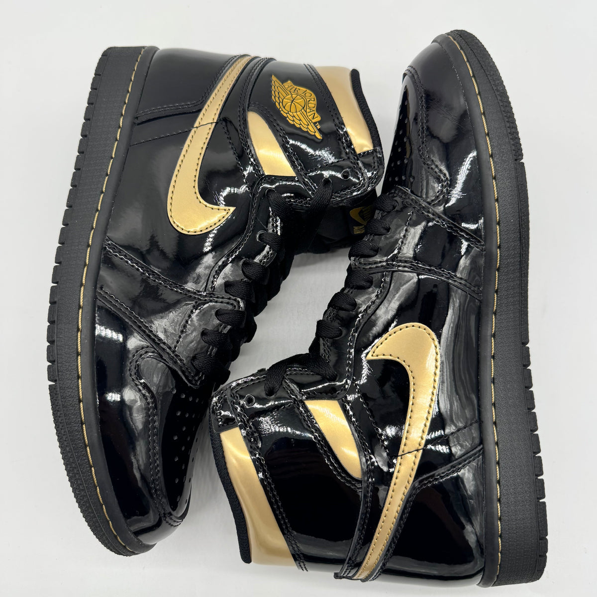 Jordan 1 High Black Metallic Gold (2020)