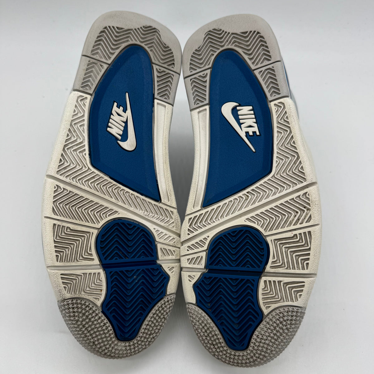 Jordan 4 Military Blue (2024)