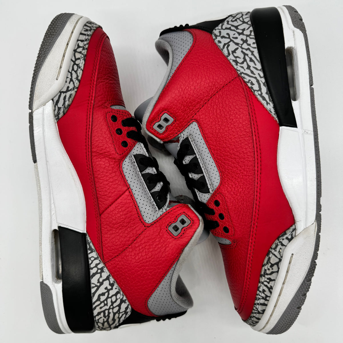 Jordan 3 Unite Fire Red