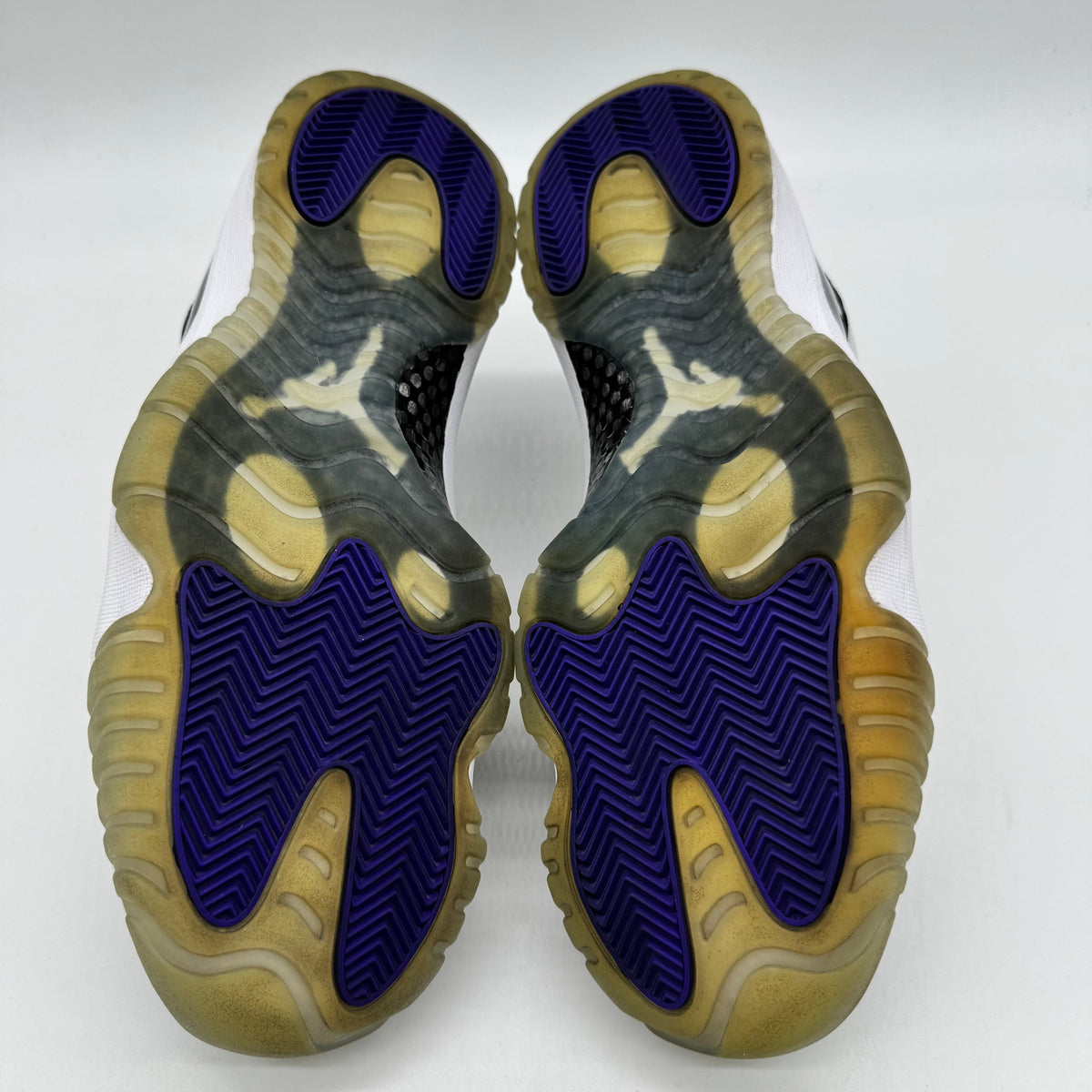 Jordan 11 Low Concord