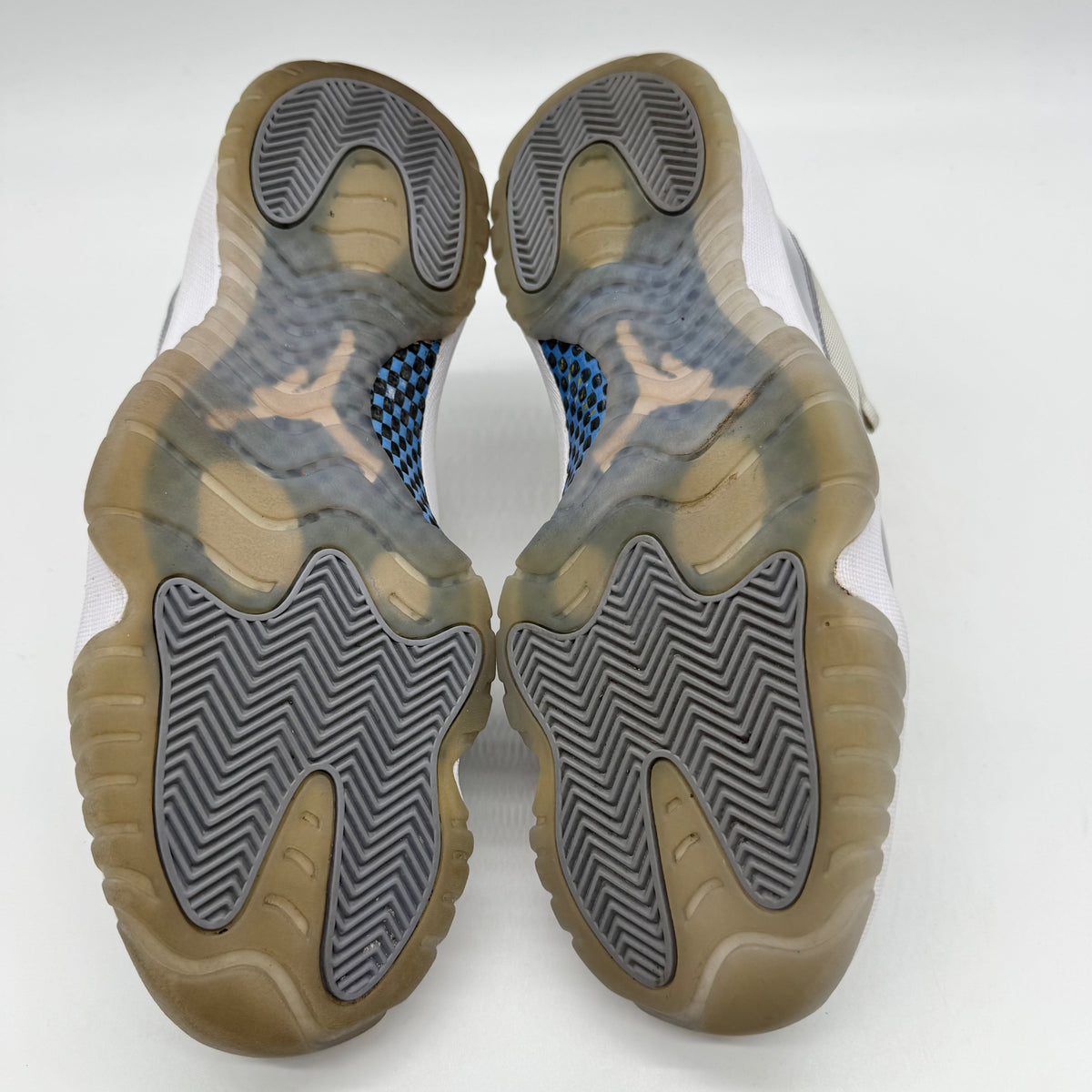 Jordan 11 Low Cement Grey