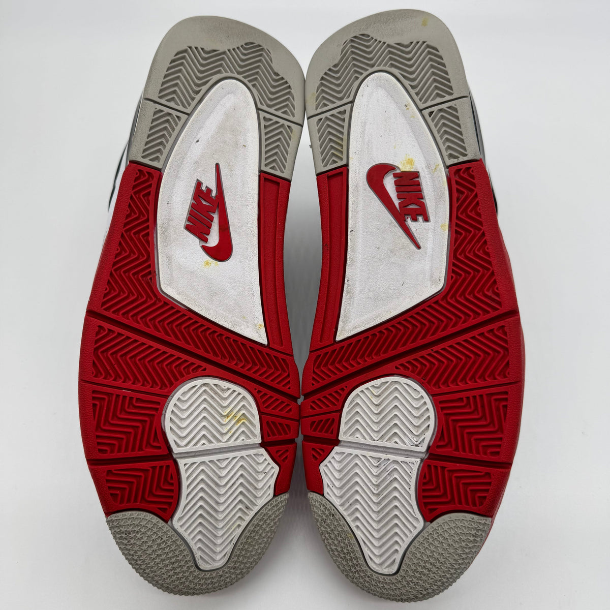Jordan 4 Fire Red (2020)