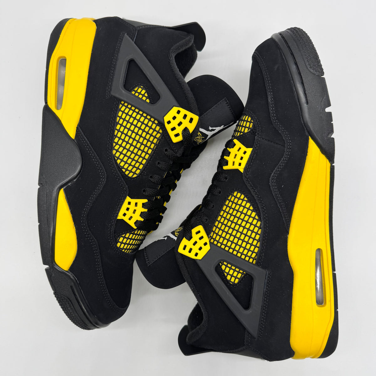 Jordan 4 Thunder (2023)