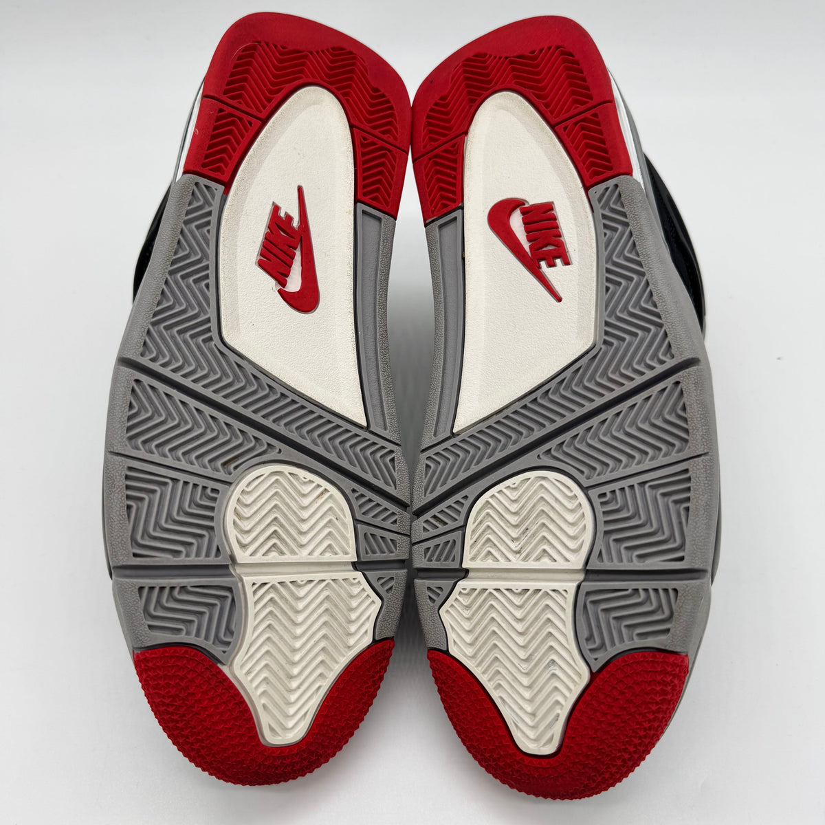 Jordan 4 Bred (2019)