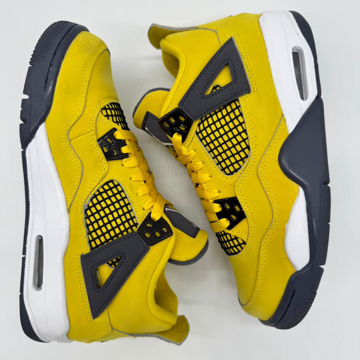 Jordan 4 Lightning (2021)
