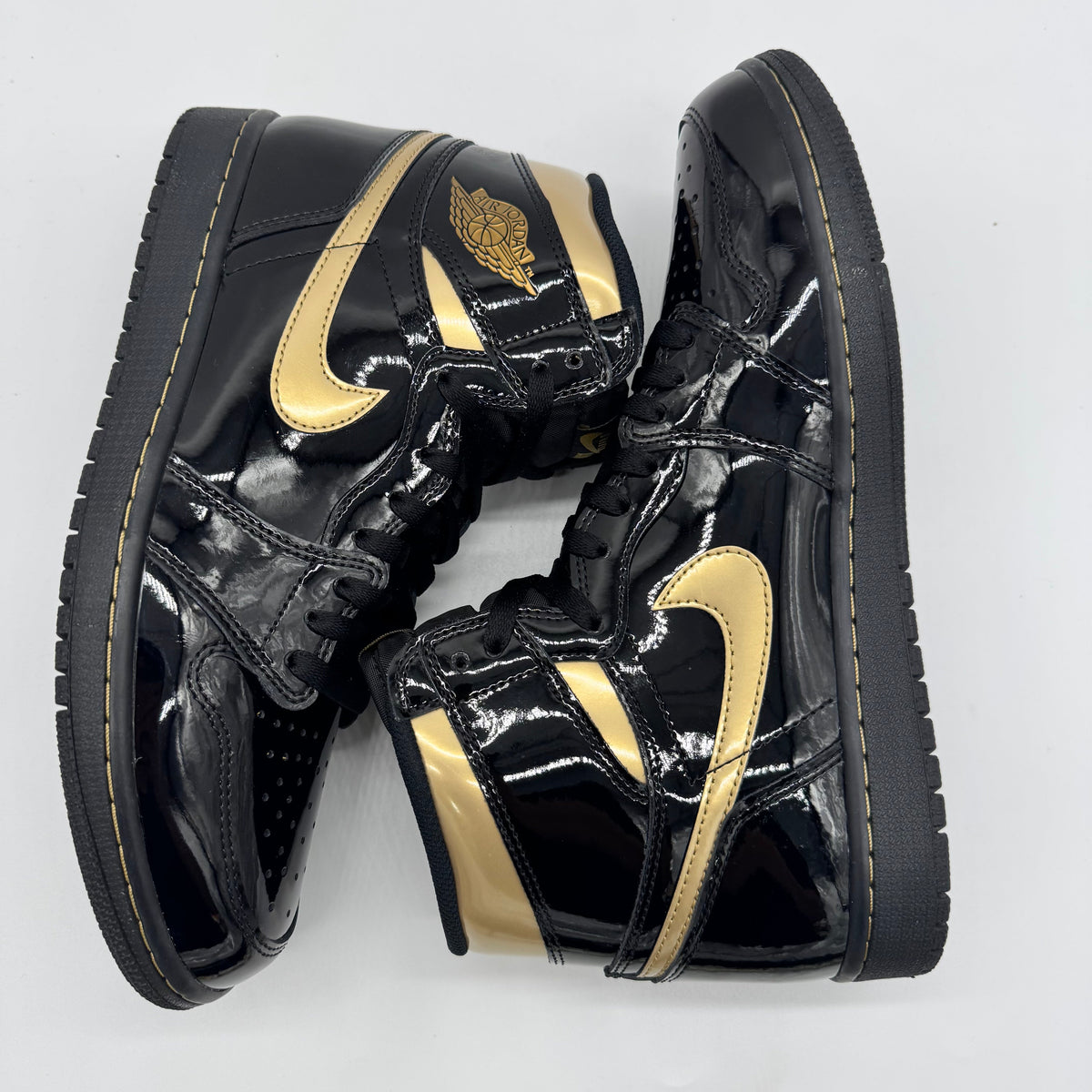 Jordan 1 High Black Metallic Gold (2020)
