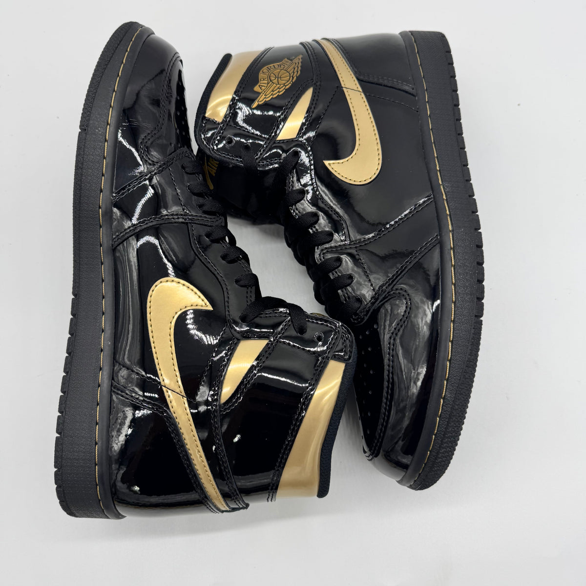 Jordan 1 High Black Metallic Gold (2020)