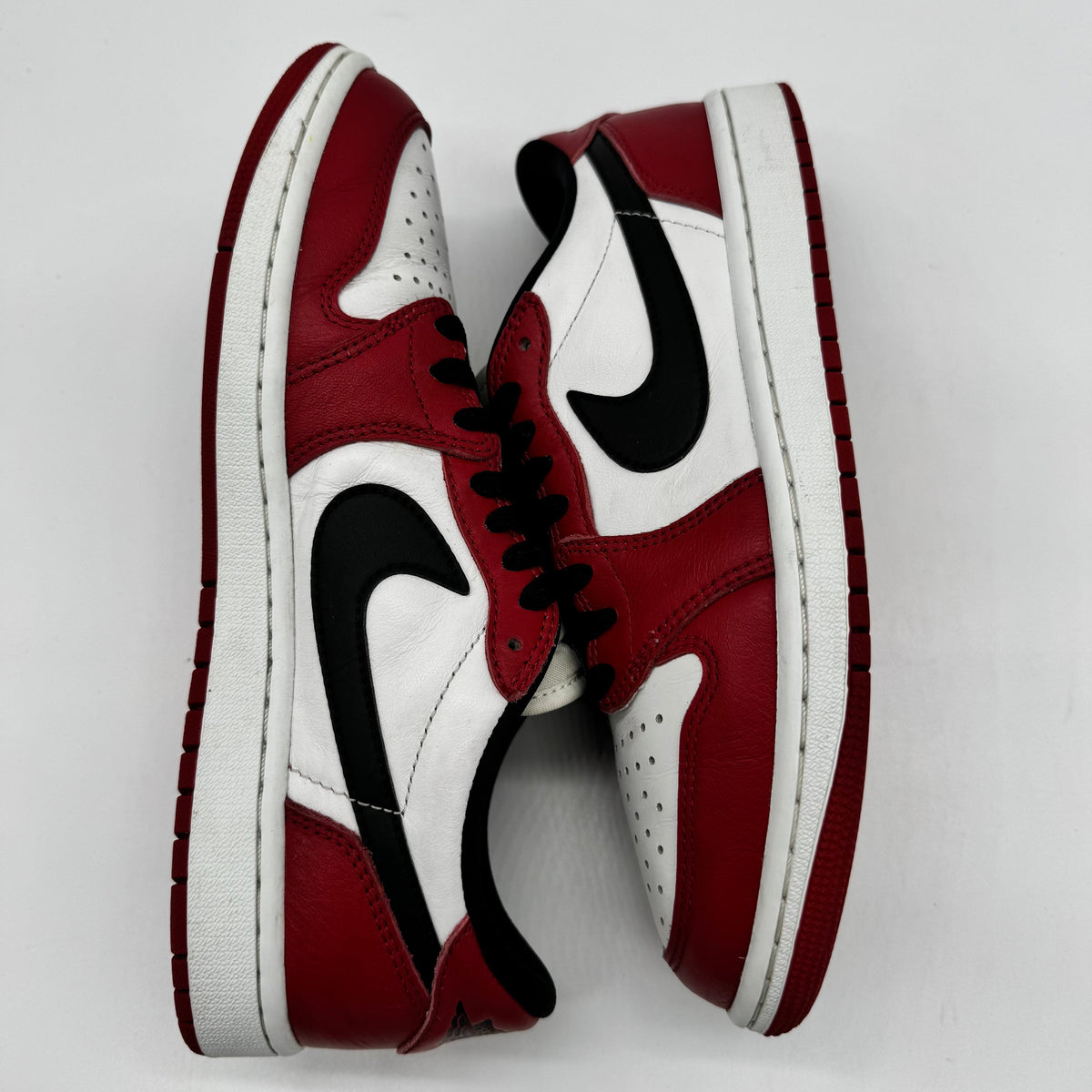 Jordan 1 Low OG Chicago (2025)