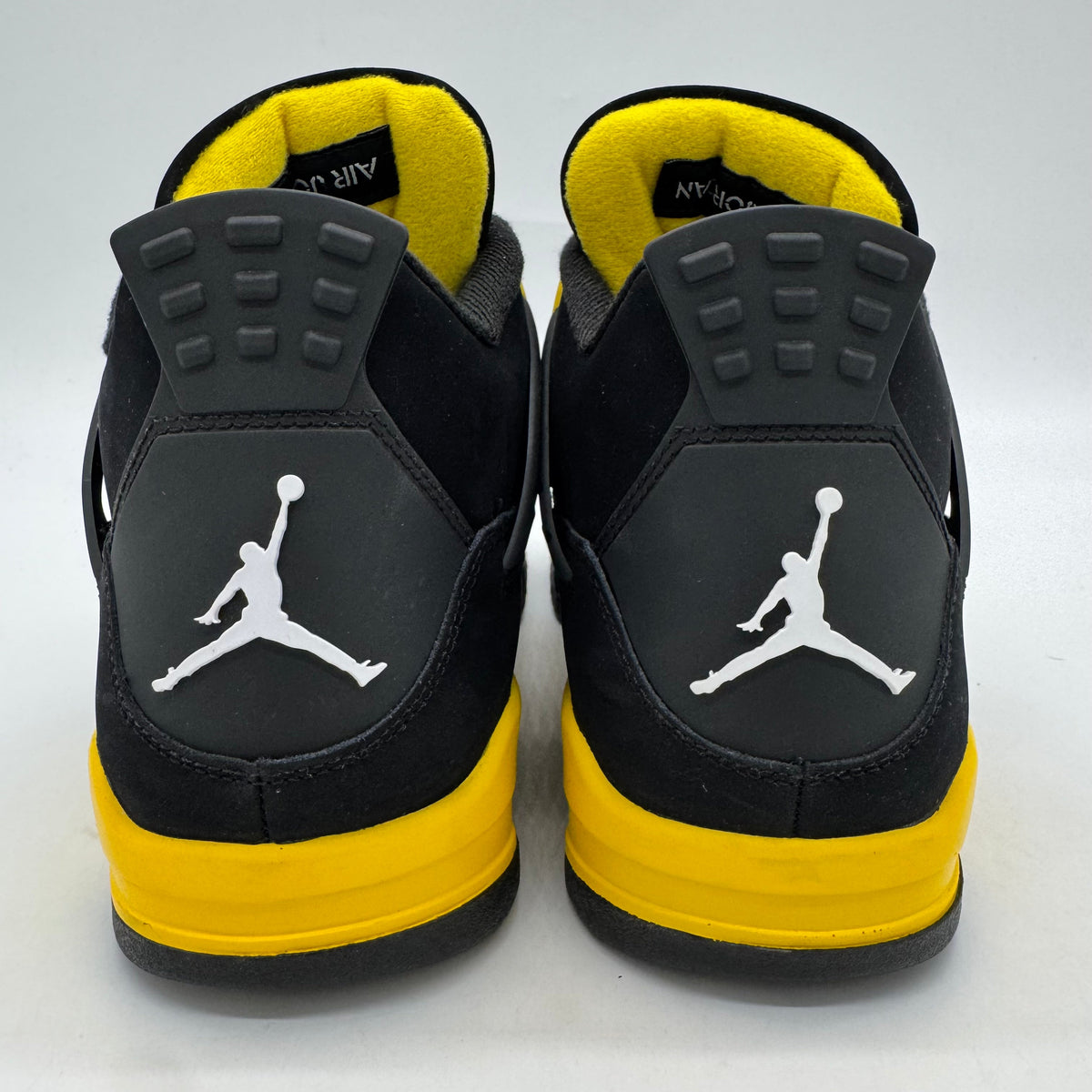 Jordan 4 Thunder (2023)