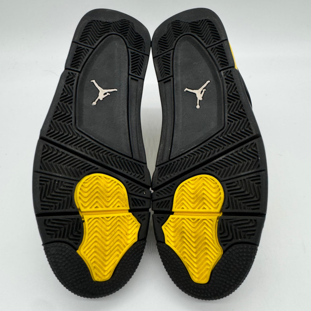 Jordan 4 Thunder (2023)