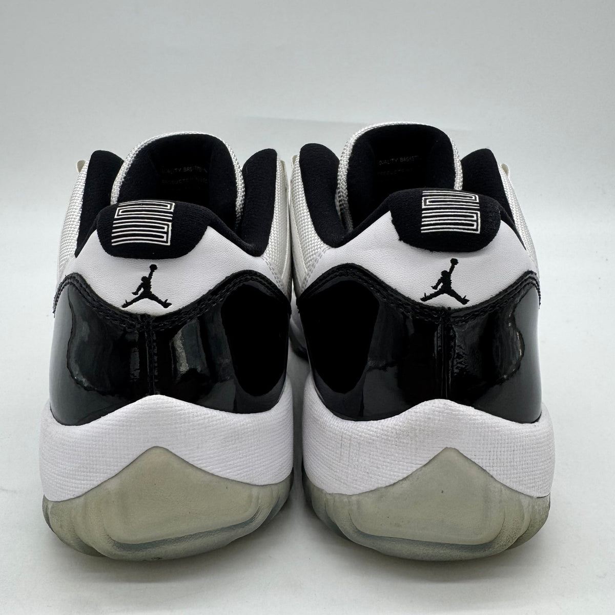 Jordan 11 Low Concord
