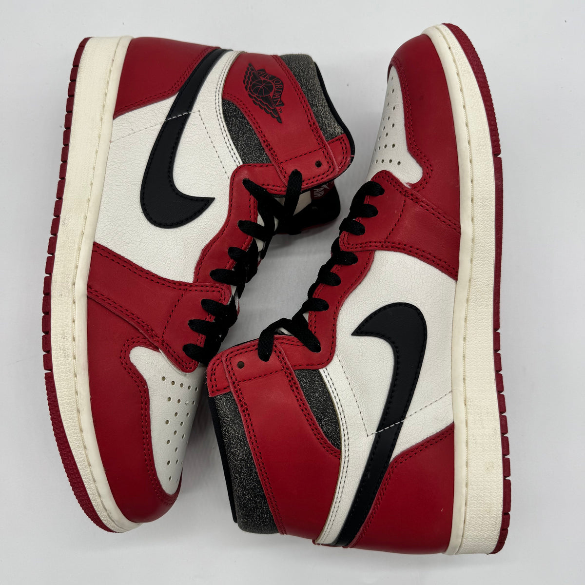 Jordan 1 High OG Chicago Lost and Found