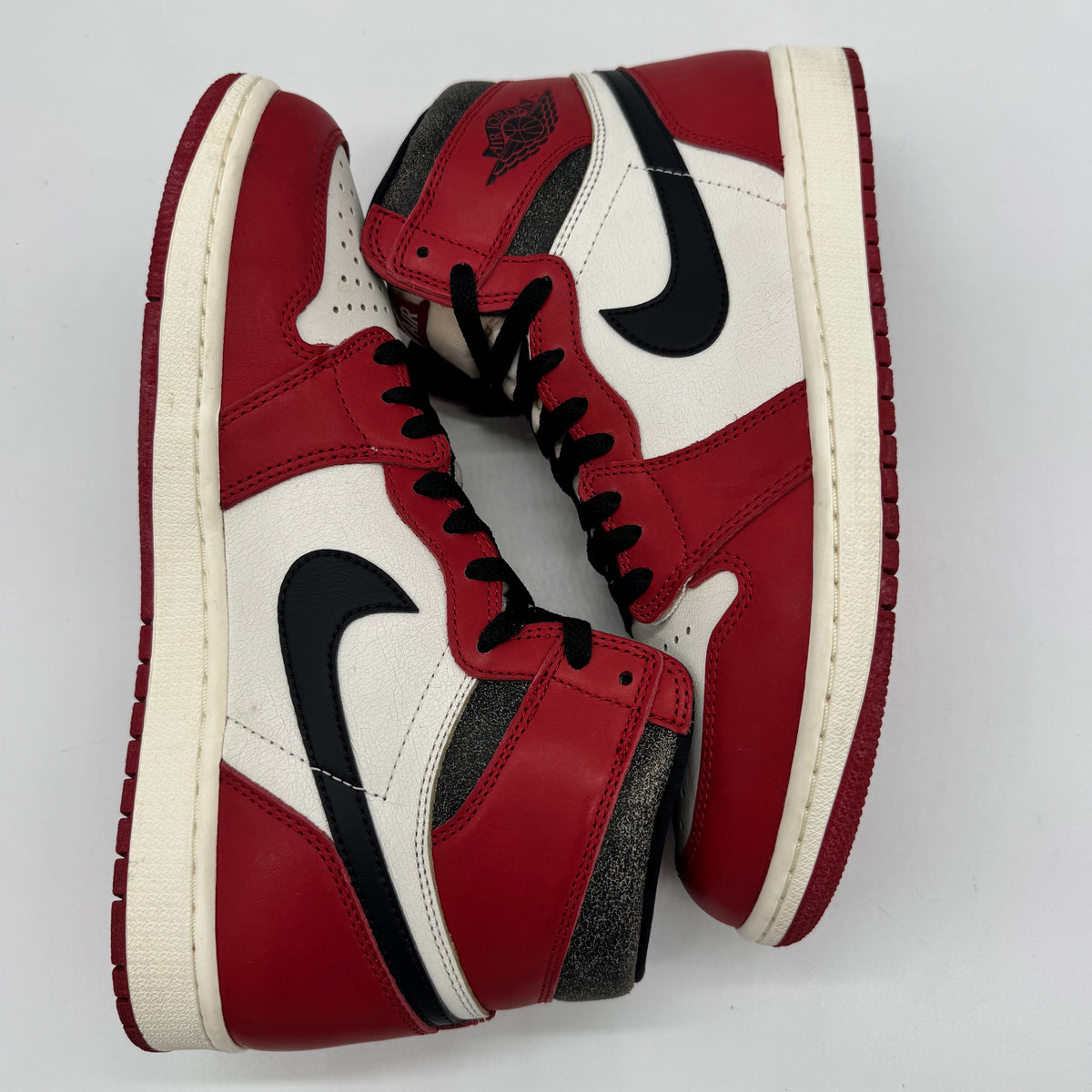 Jordan 1 High OG Chicago Lost and Found
