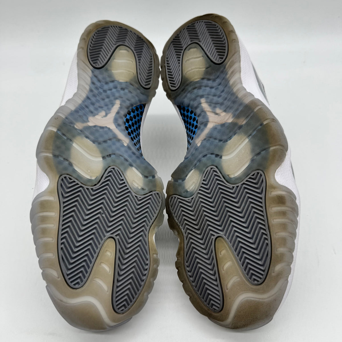 Jordan 11 Low Cement Grey