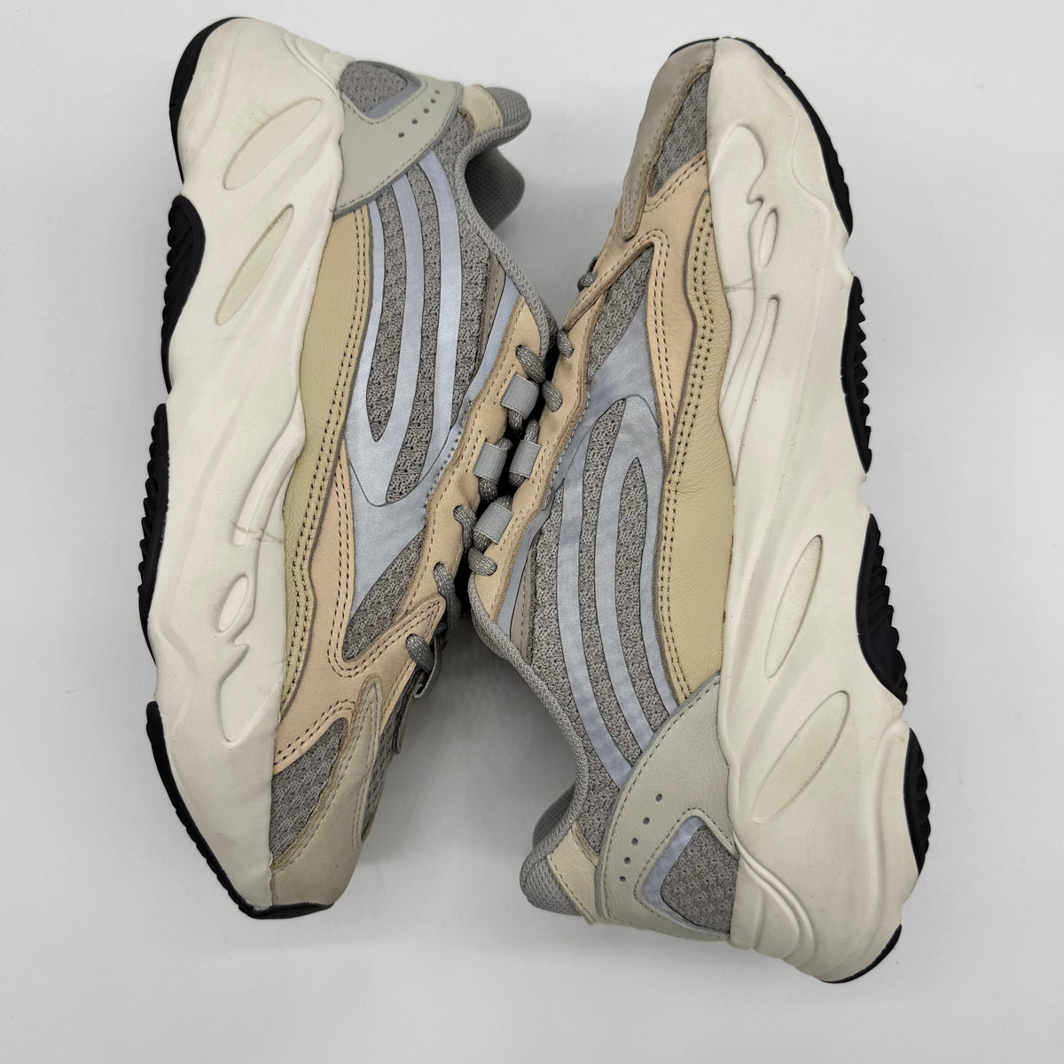 Adidas Yeezy Boost 700 V2 Cream