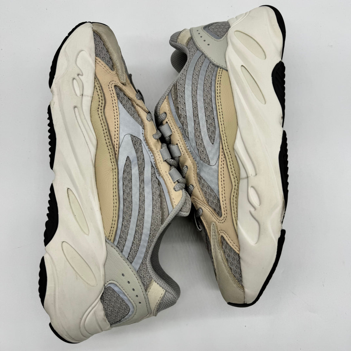 Adidas Yeezy Boost 700 V2 Cream