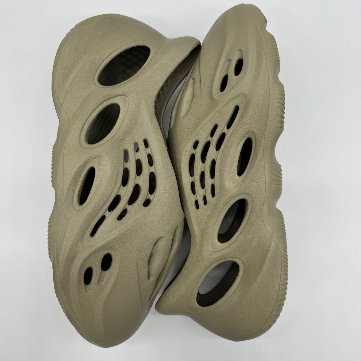 Adidas Yeezy Foam RNR Stone Salt