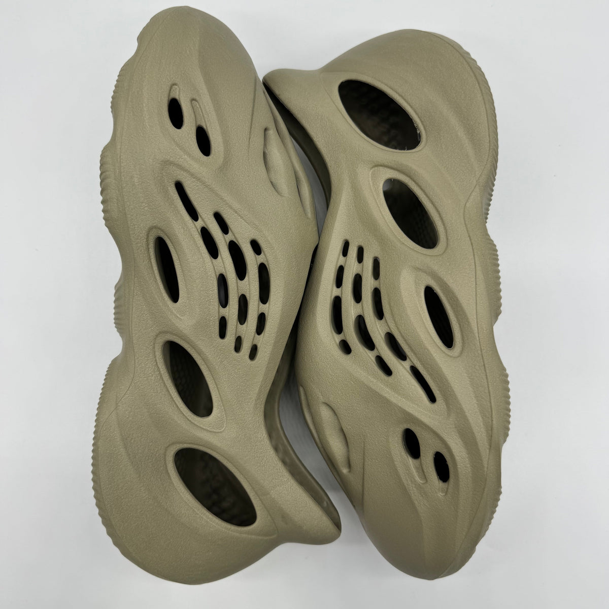 Adidas Yeezy Foam RNR Stone Salt