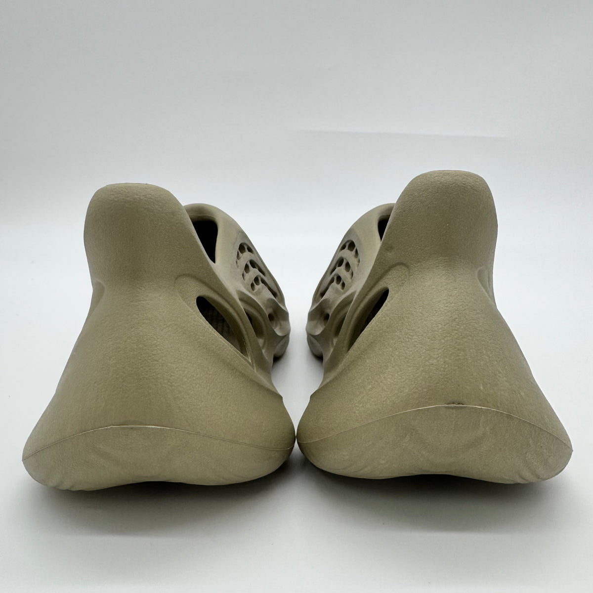 Adidas Yeezy Foam RNR Stone Salt