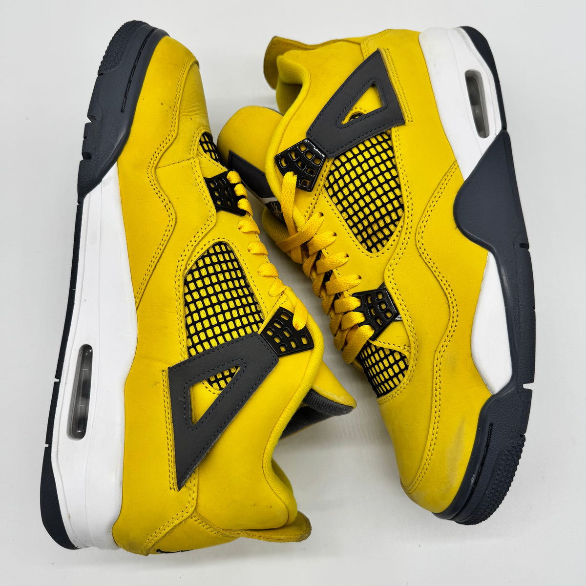 Jordan 4 Lightning (2021)